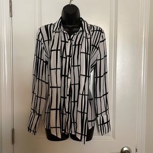 Worthington | Black and White patterned button up Blouse